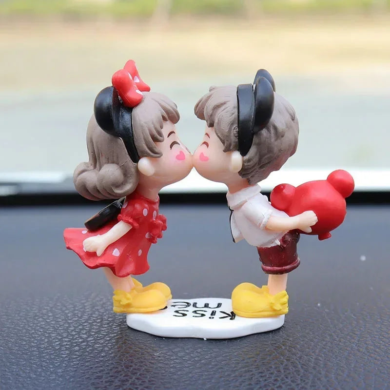 Romantic Cute Couple Small Ornaments Car Interior Home Decor Office Small Ornaments Valentines Day Gifts Figurines Miniatures