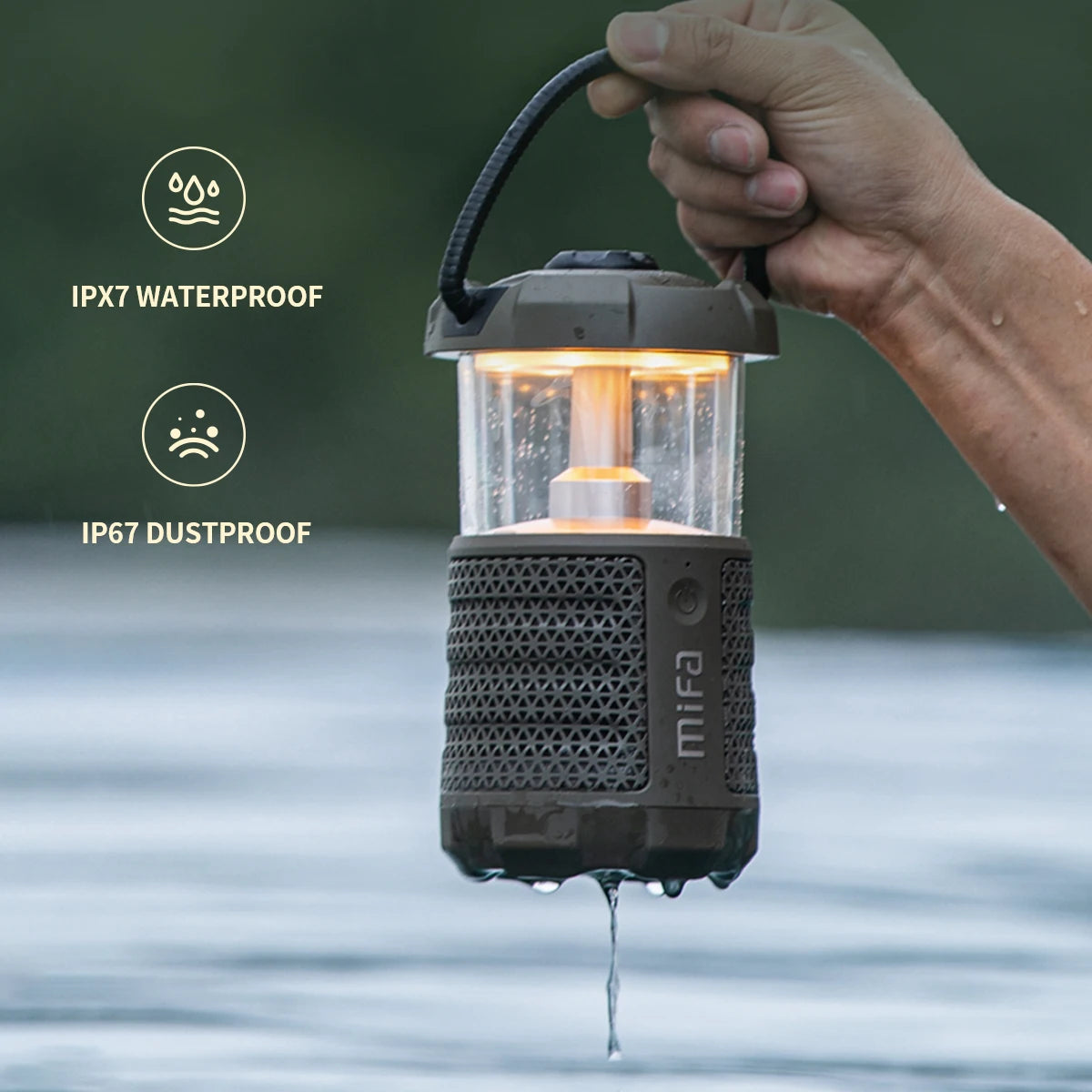 مكبر صوت Mifa Wild Camping Outdoor Bluetooth 5.3 مع فانوس، صوت قوي 360 درجة، إضاءة 360 درجة، مقاوم للماء IP67، وقت تشغيل 38 ساعة