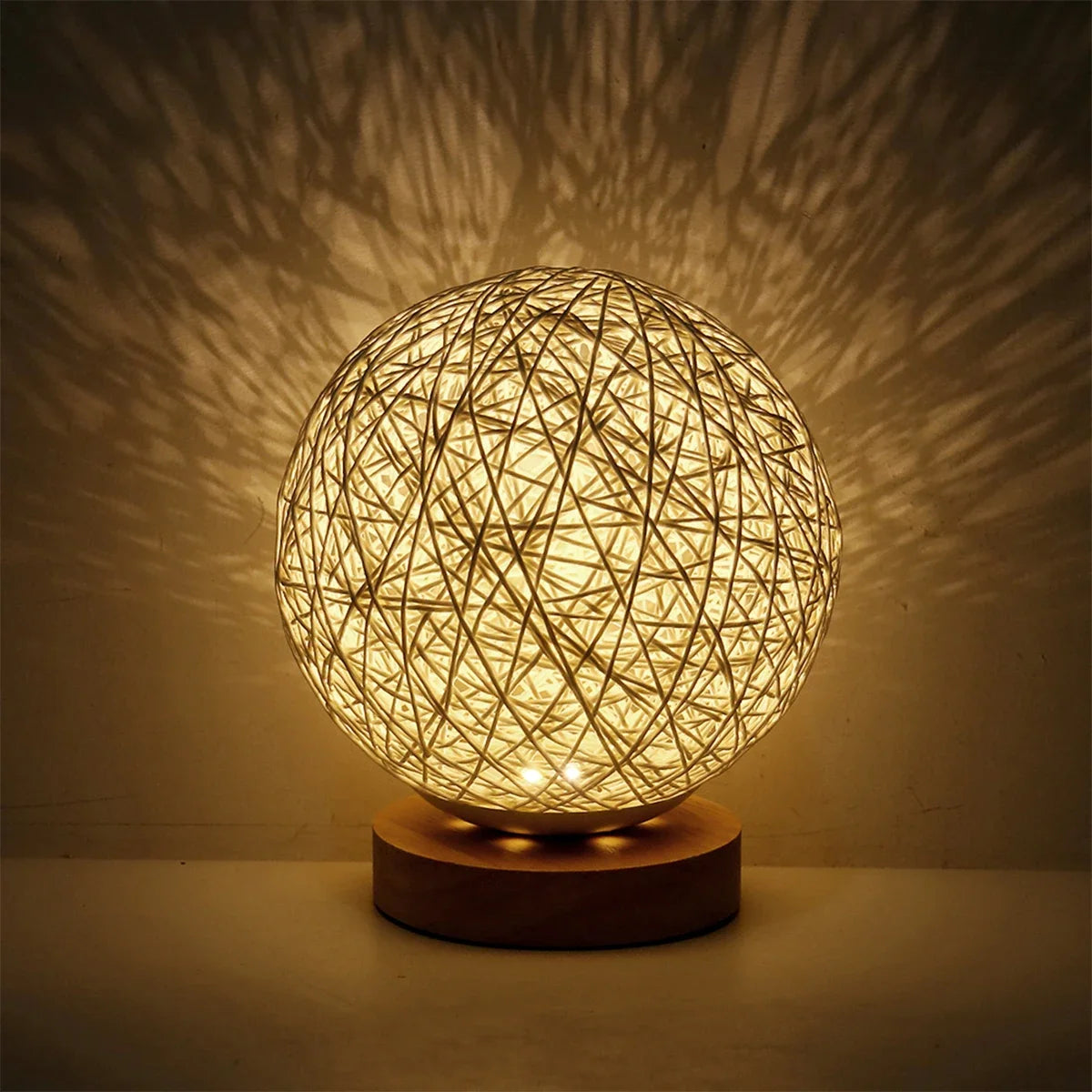 مصباح ليلي رومانسي إبداعي من INS Wind Starry مصباح طاولة لغرفة النوم ومصباح بجانب السرير ومصباح Fantasy Rattan Ball Light (أصفر فاتح) ومصباح Cat