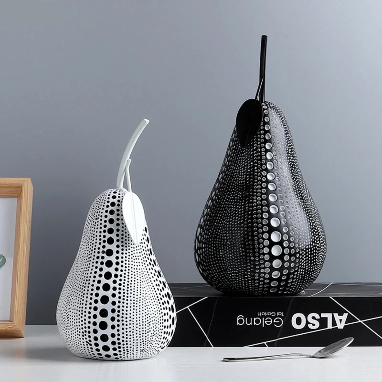 Fruit Abstract Statue Ornaments Simple Room Decor White Black  Pear Resin Figurine Desk Adornment Home Decoration Modern