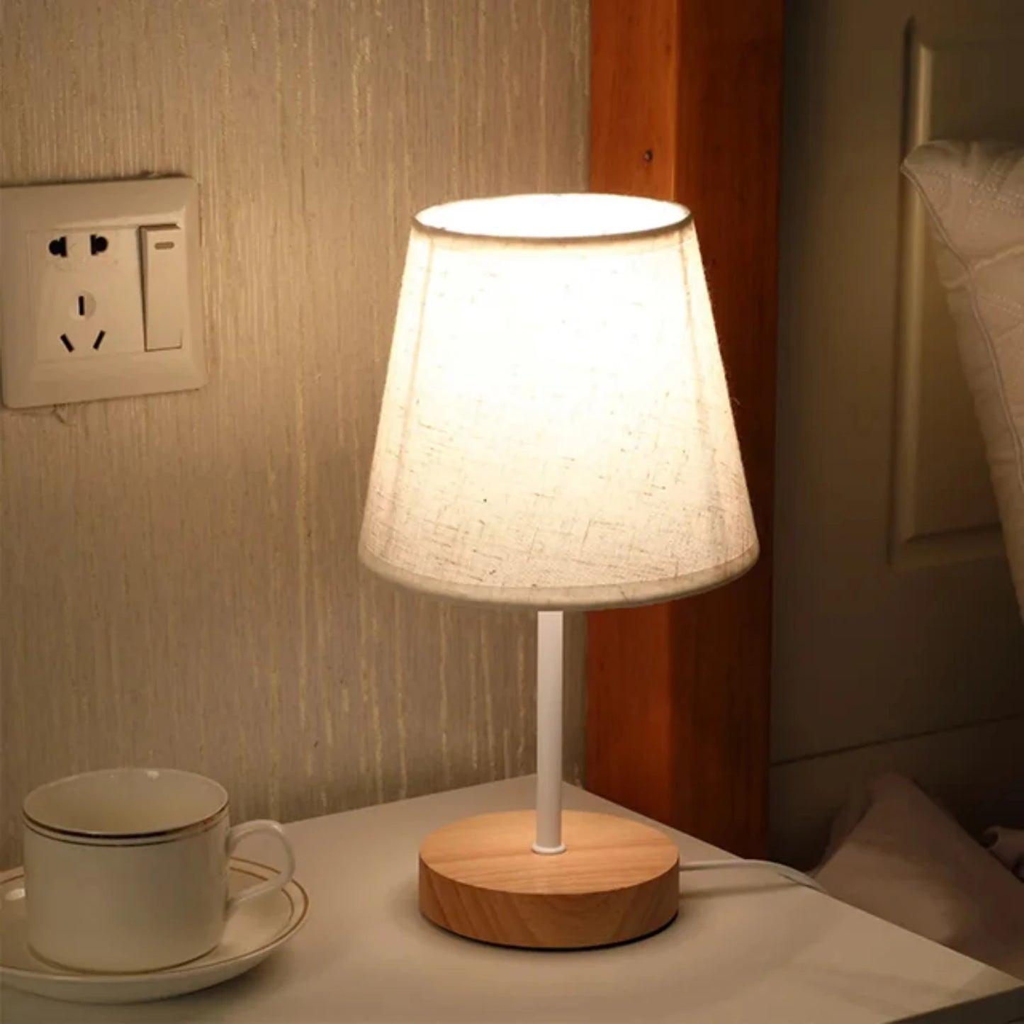 Wooden Table Lamp USB Powered Nightstand Lamp Warm Light Bedside Lamp With Cylinder Lamp Shade Desk Light Bedroom  Decor Bunny